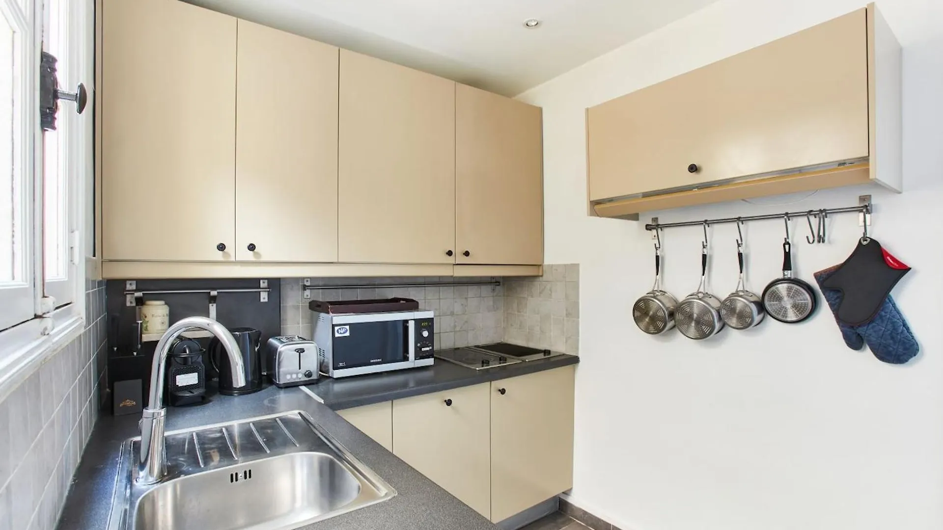 Appartement Palais Garnier & Place Vendome - 2Br - Cityapartmentstay Parijs